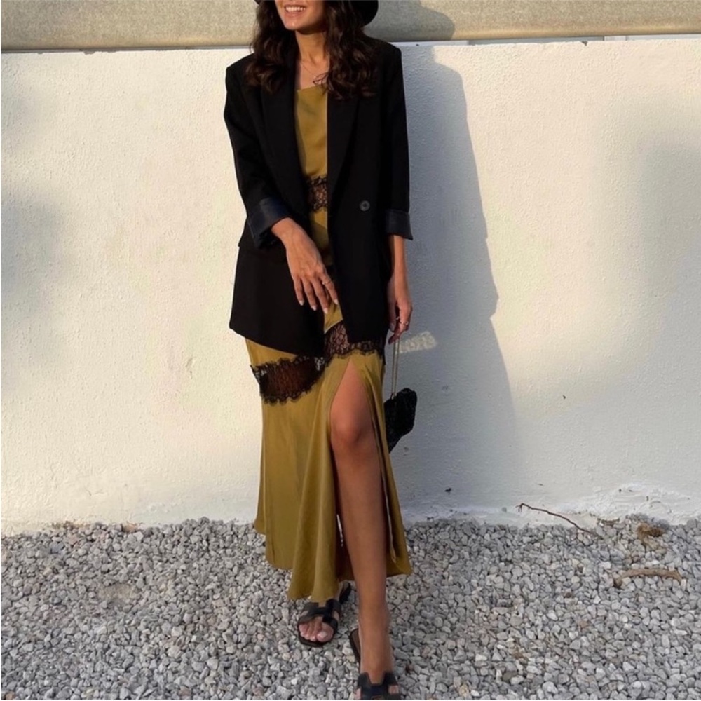 🔥 BLOGGER FAV NWT Zara
Combination Asymmetrical Slip Dress
Satin & Lace